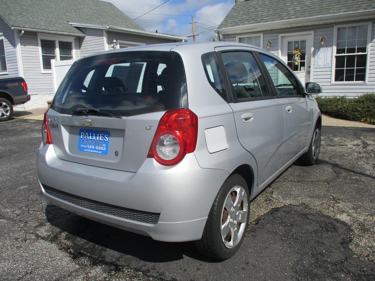 2009 SILVER Chevrolet Aveo5 (KL1TD66E29B) with an 1.6L L4 DOHC 16V engine, AUTOMATIC transmission, located at 540a Delsea Drive, Sewell, NJ, 08080, (856) 589-6888, 39.752560, -75.111206 - Photo#5